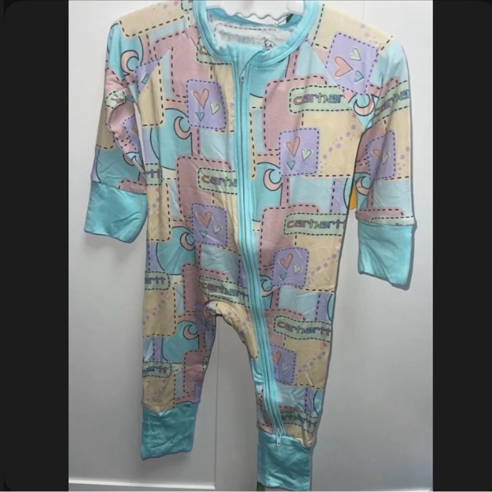 Bamboo Carhartt Multicolor Kids zippy and long sleeve and pants size 2t